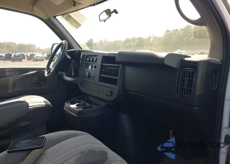 2011 Chevrolet Express G1500 z USA, uszkodzony, nr VIN 1GCSHAF42B1121255